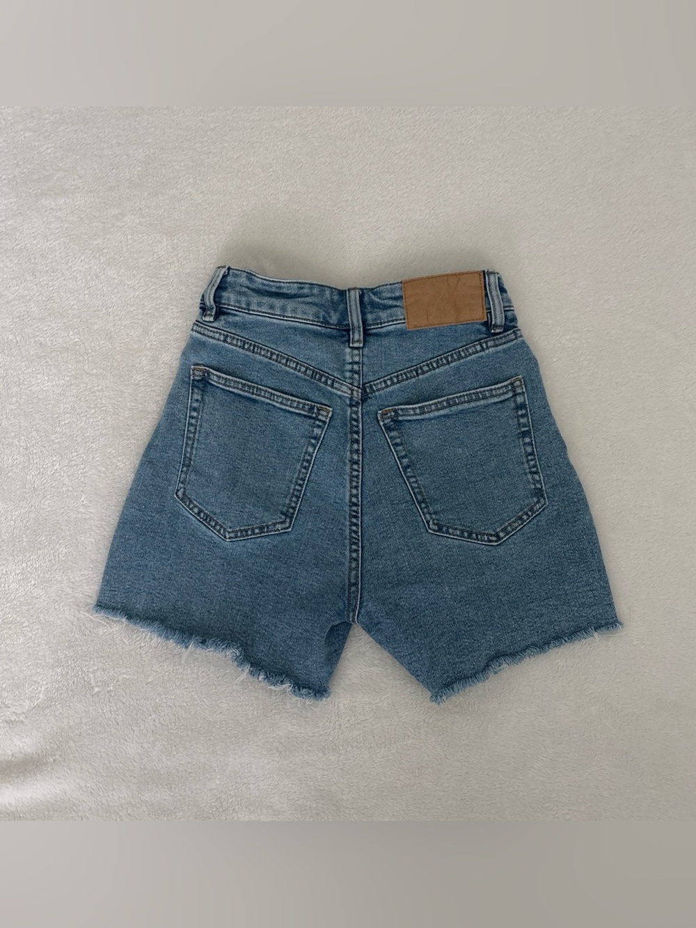 H&M High-Waist Denim Shorts - Light Blue size XS/S
